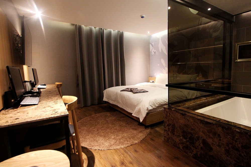 Dublin Hotel Busan Exterior photo