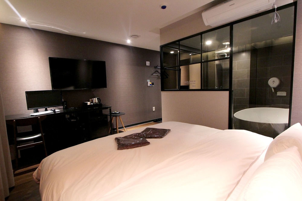 Dublin Hotel Busan Exterior photo