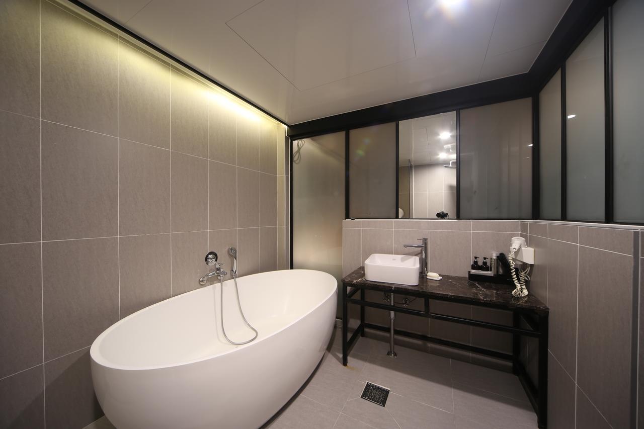 Dublin Hotel Busan Exterior photo